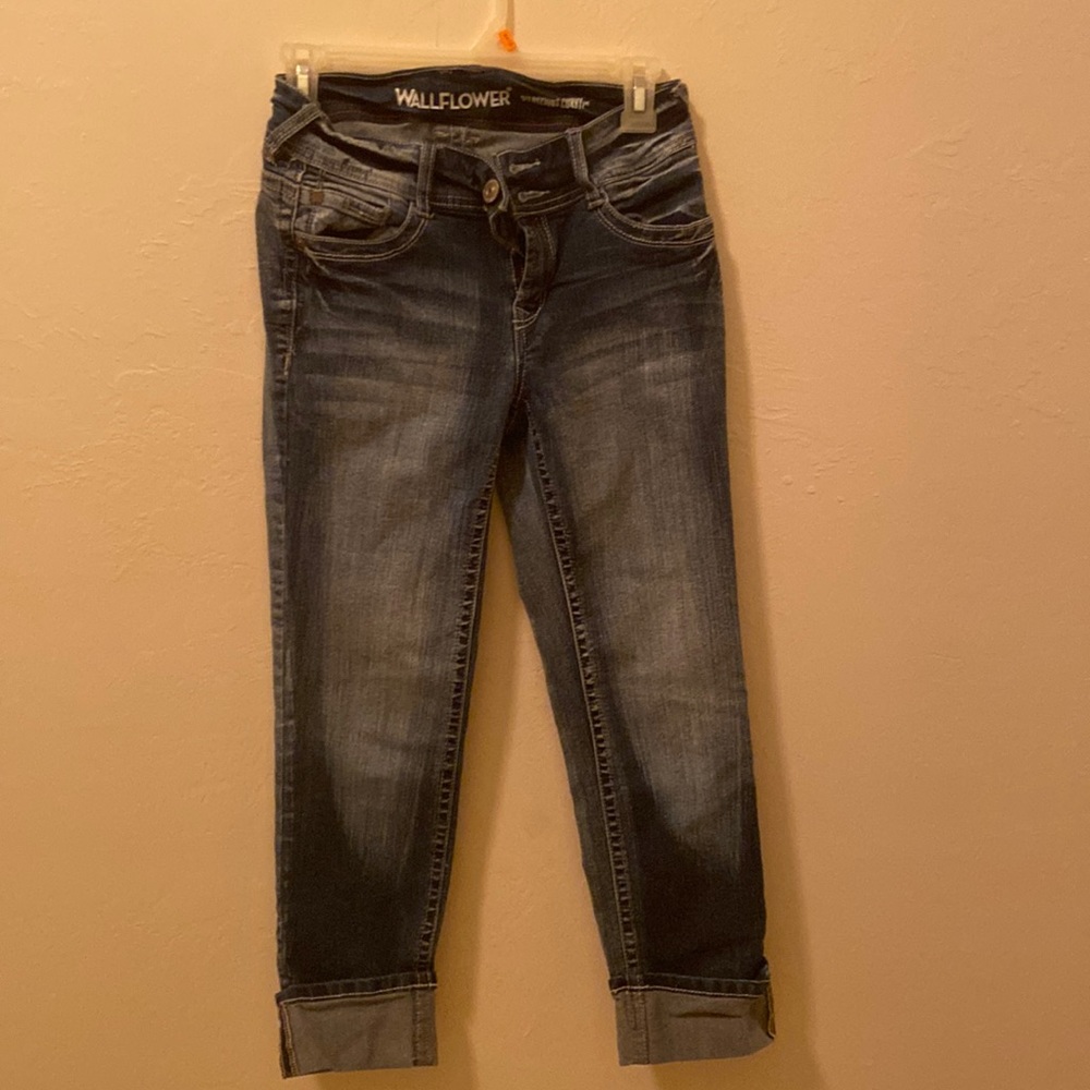 Like new capri Wallflower